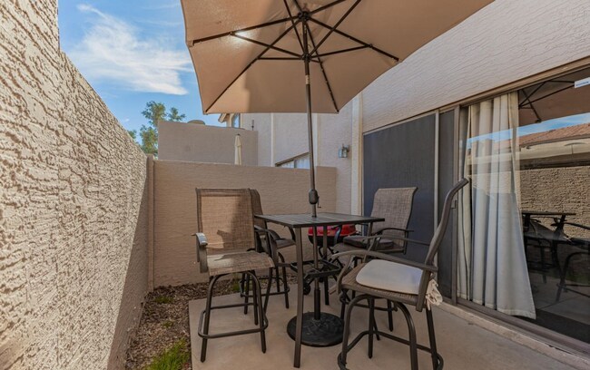 Building Photo - Townes at South Park