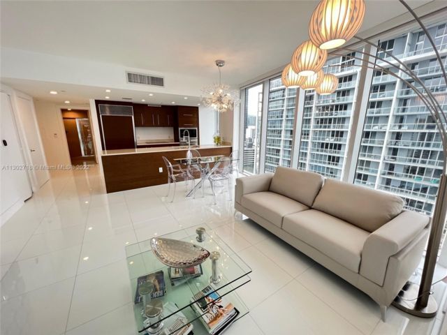 Primary Photo - 425 Brickell Ave