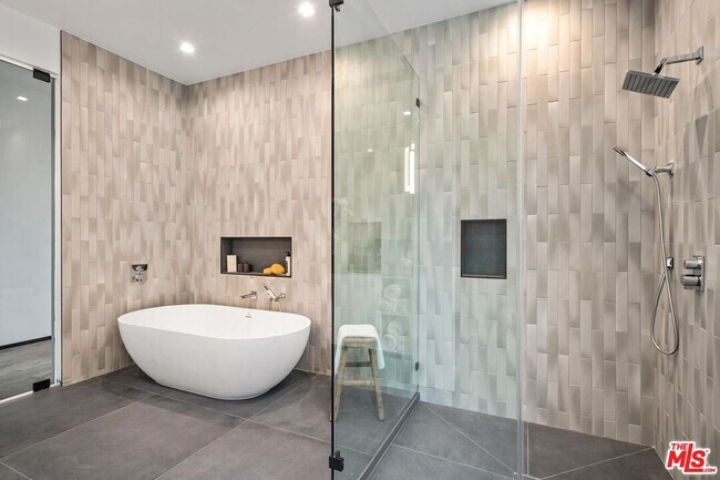 Building Photo - 1200 Angelo Dr