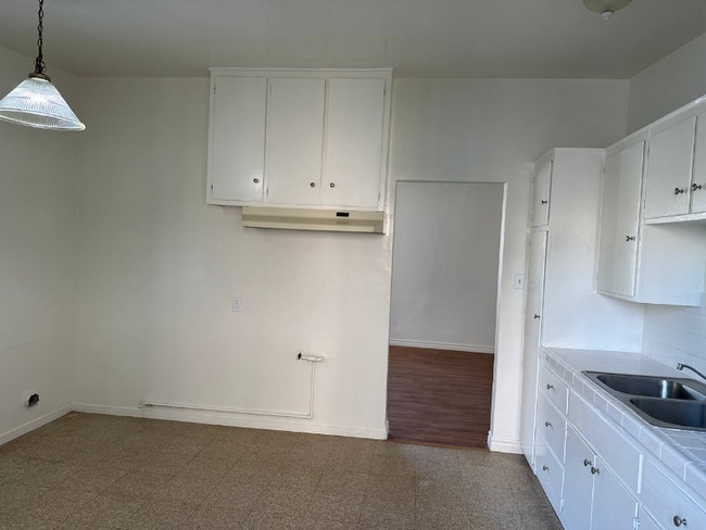 Building Photo - 5154 Santa Ana St