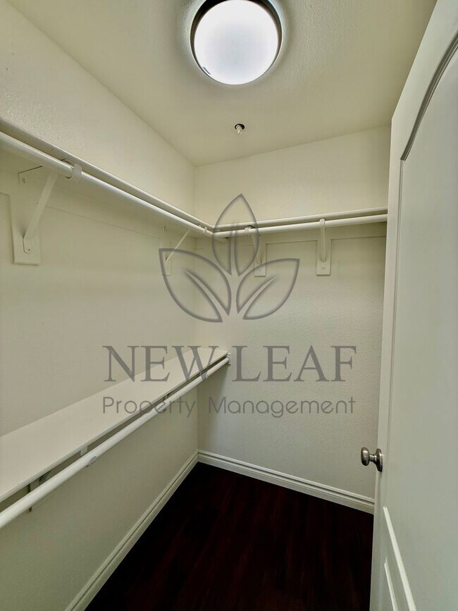 Building Photo - 4 Bedroom home on Private lot in PHELAN CA