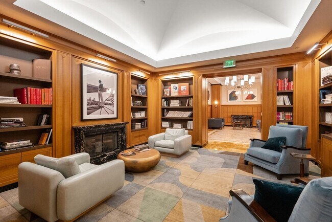 Building Photo - 400 Stuart St