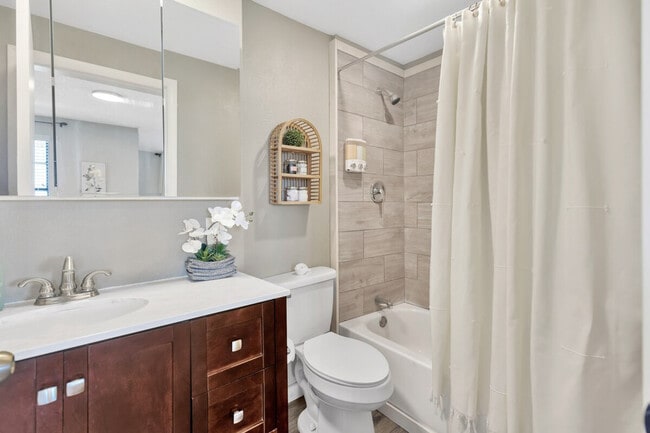 Building Photo - 1679 Tampa Rd