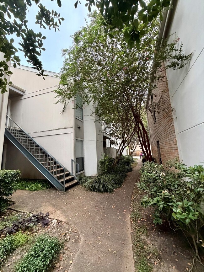 Building Photo - 7900 N Stadium Dr