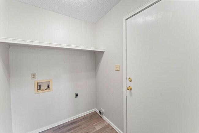 Building Photo - 2456 N Homewood Ave