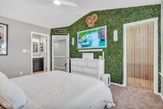 Building Photo - 315 Steeples Blvd