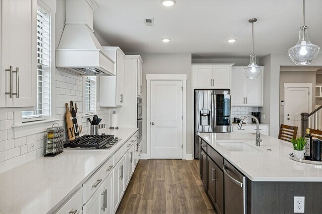 Building Photo - Stunning Craftsman-Style Rental Home with Flexible Living Space & Luxury Upgrades!