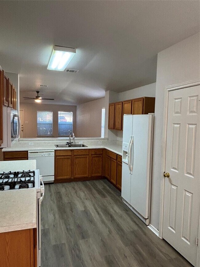 Building Photo - 127 Salado Dr