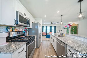 Building Photo - 3634 Du Barry Dr