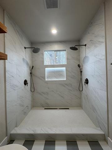 Building Photo - 911 N Spring St