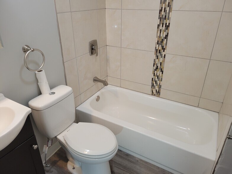 Building Photo - 5222 N 20th St