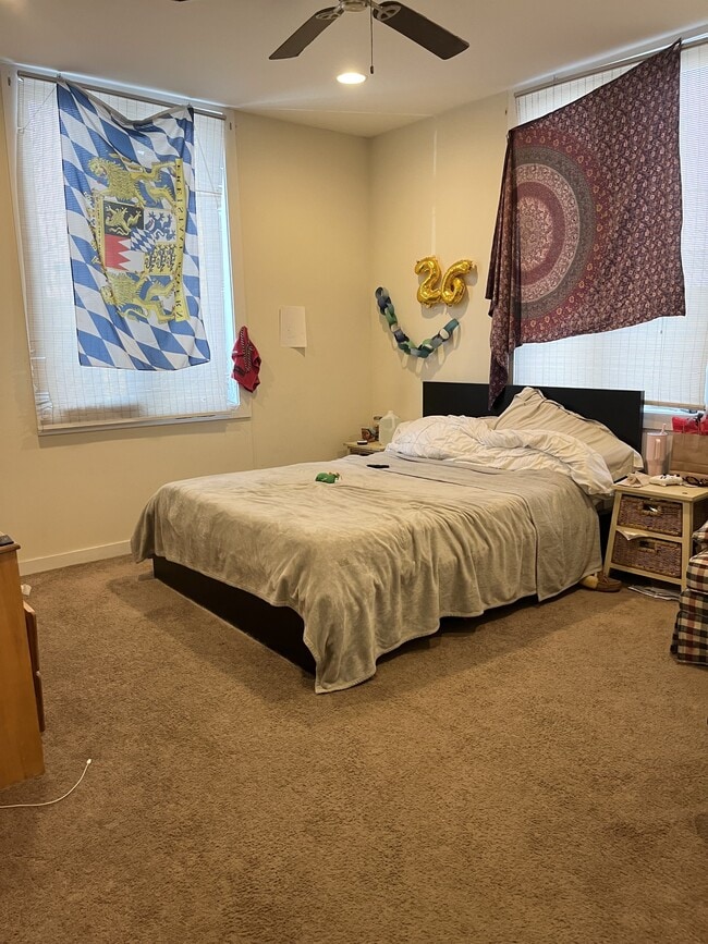 Building Photo - 1829 Vineyard St