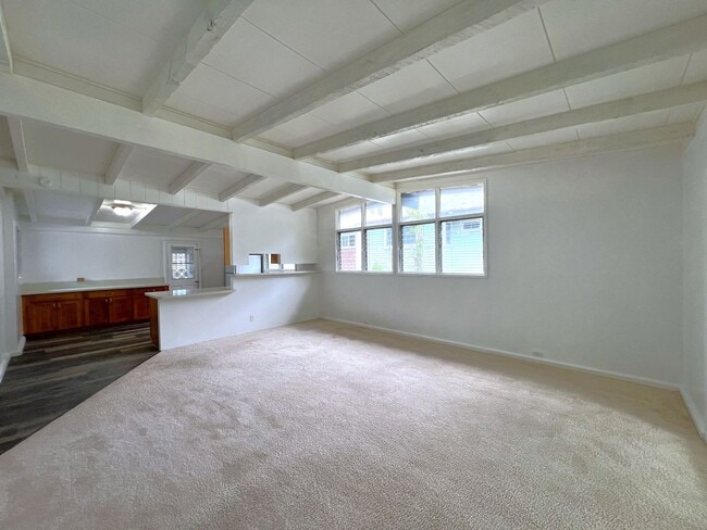 Building Photo - Peaceful Manoa - Spacious three bedroom, o...