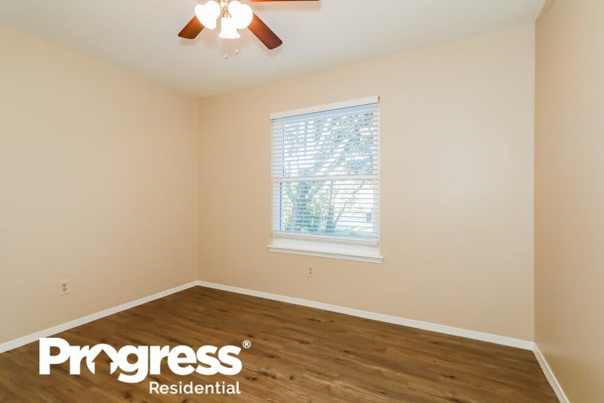 Building Photo - 2911 Justin Ct