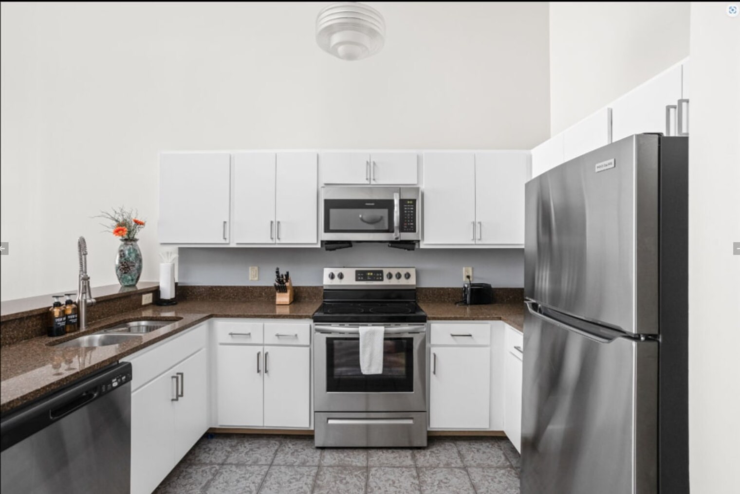 Building Photo - 50 N Illinois St