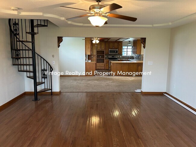 Building Photo - Available Soon!! Extra Big 5 Bedroom Country Home That You Have To See!!!