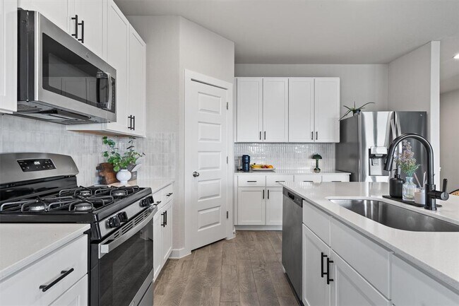 Building Photo - 11620 Comano Dr