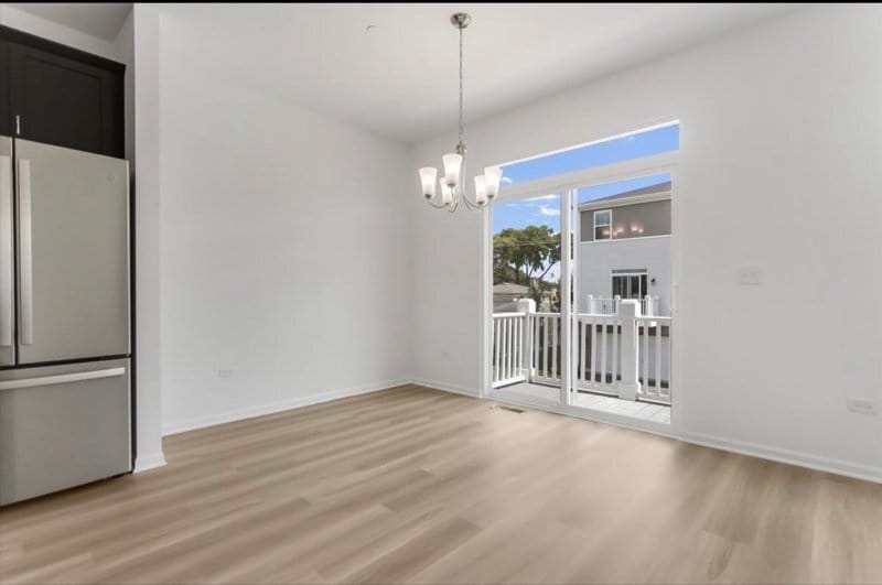 Building Photo - 1060 E Oakton St