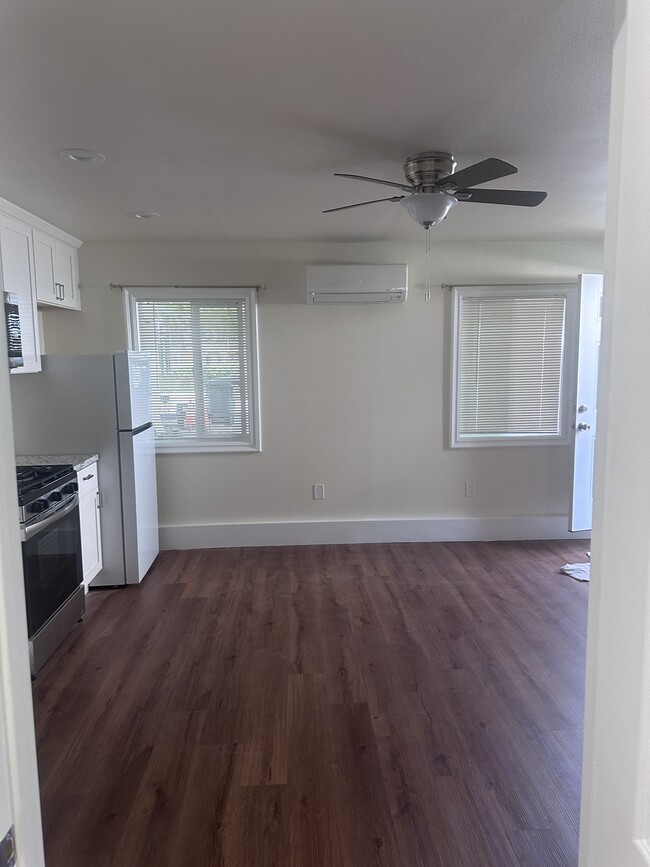 Building Photo - 760 El Nido St