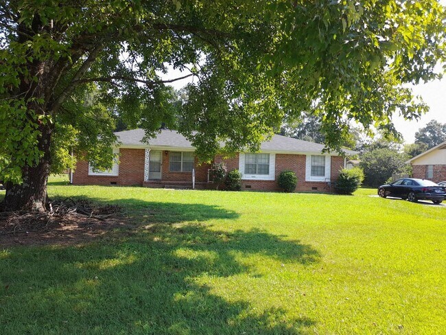 Building Photo - 7273-7275 Valley Ln