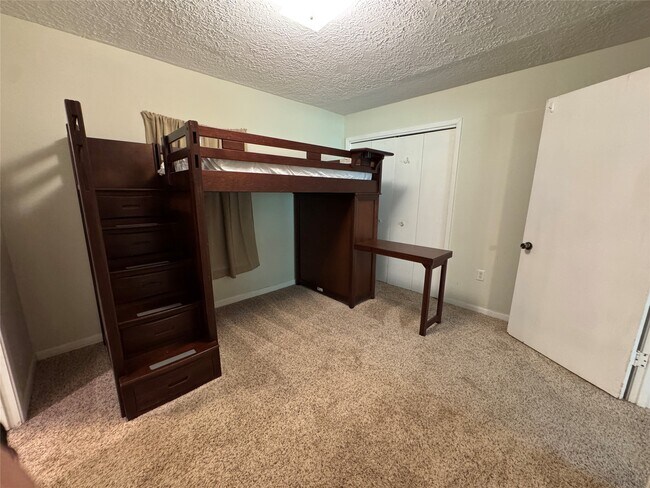 Building Photo - 2300 Bowler Rd