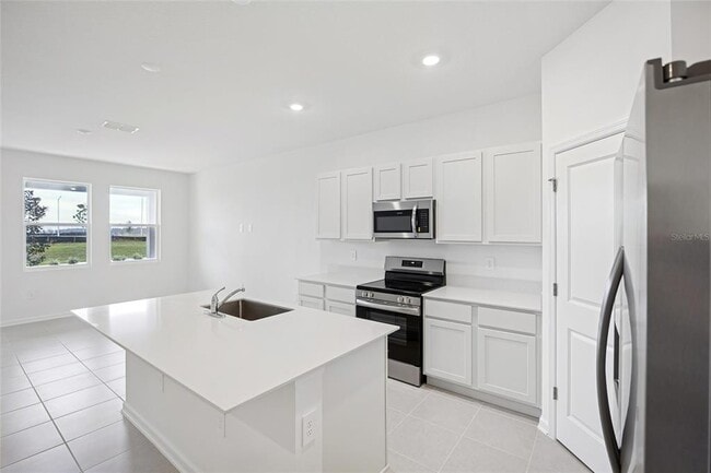 Building Photo - 3007 Maloof Dr