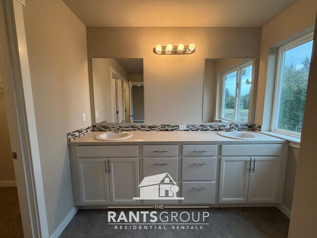 Building Photo - 416 - Leah's Landing