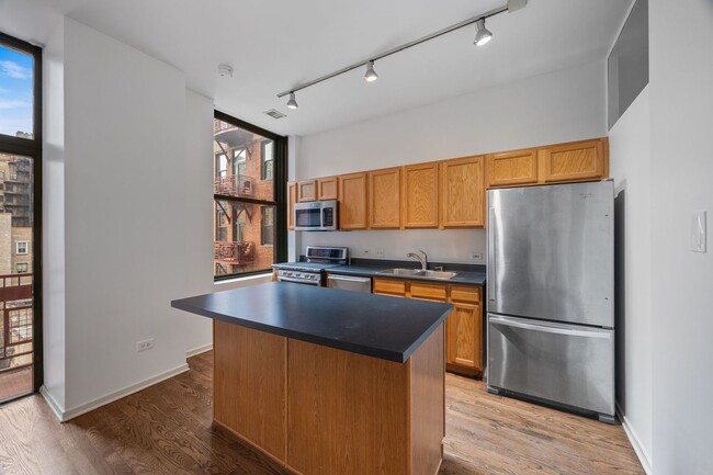 Building Photo - 208 W Washington St