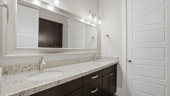 Building Photo - Luxurious Herriman 6 Bed with Indoor Court, Theater & Stunning Views!!!