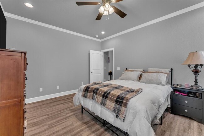 Building Photo - 25 Ruthwell Dr