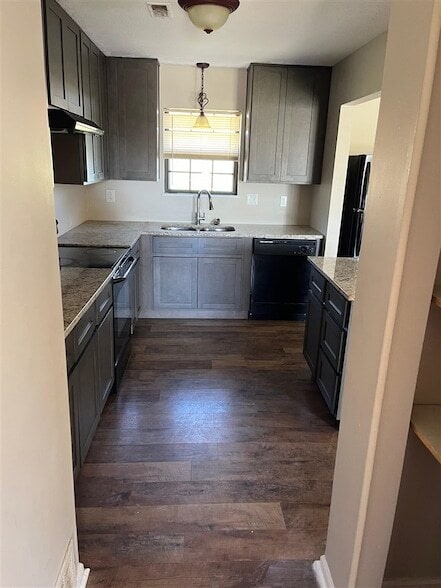 Building Photo - 1014A Windview Pl