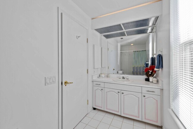 Building Photo - Luxury Golf Course Rental with private movie theater and ideal for entertaining large groups