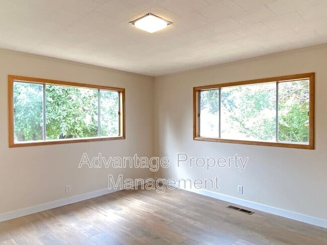 Building Photo - 38956 SW 2nd Ave