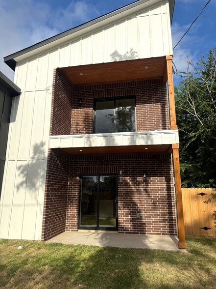 Building Photo - 325 Vargas Alley