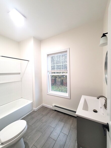 Building Photo - 119 Rodney St