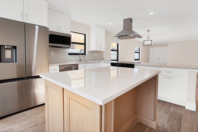 Building Photo - 391 NW 58th Ave