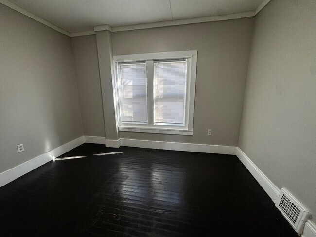 Building Photo - 395 E 152nd St