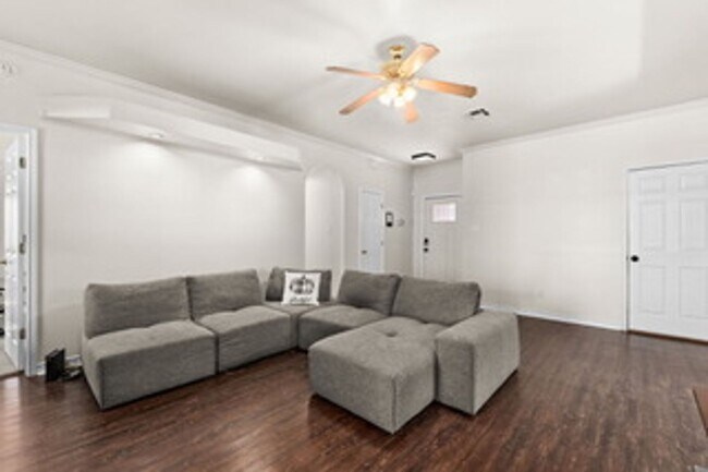 Building Photo - 4109 Maid Marian Cir