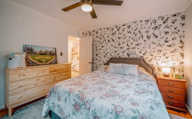 Building Photo - Charming Cape Cod Retreat in Prime Falls C...