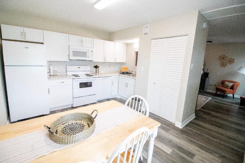 Building Photo - 3103 8th Ave