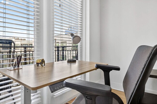 Building Photo - 1116 Gramercy Ln