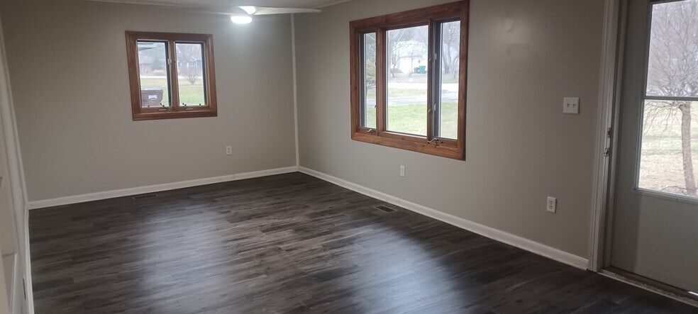 Building Photo - 3033 Stardust Dr