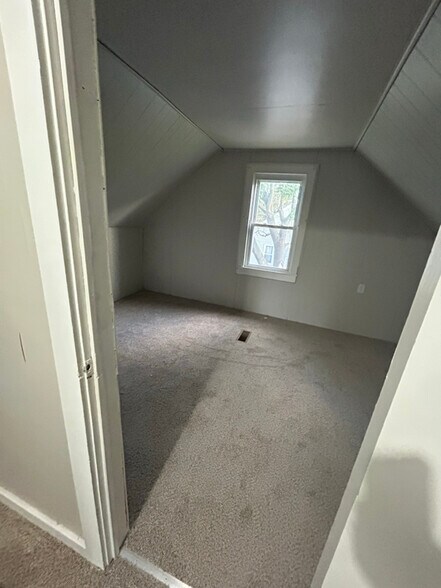 Building Photo - 741 S East Ave