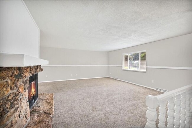 Building Photo - Spacious 5-Bedroom Home in Paradise Hills ...