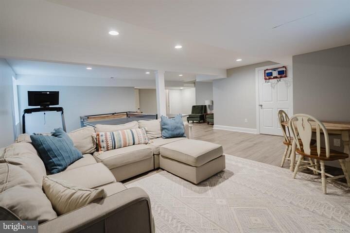 Building Photo - 1706 Torker St