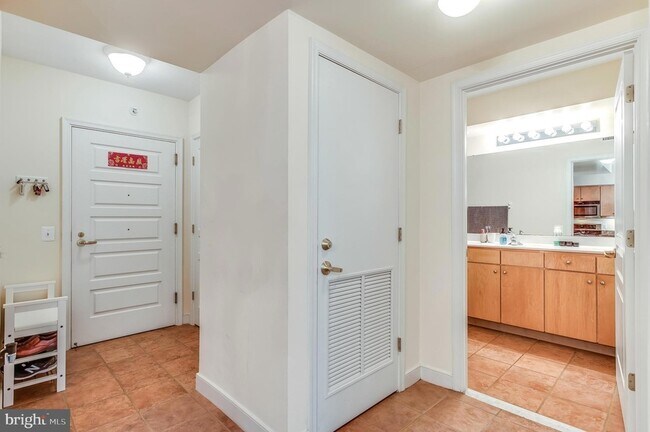 Building Photo - 631 D St NW