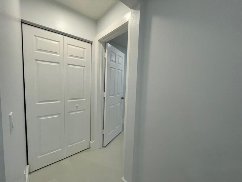 Building Photo - 1630 Zenith Way