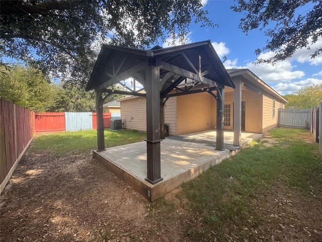 Building Photo - 302 Broken Pine Ct