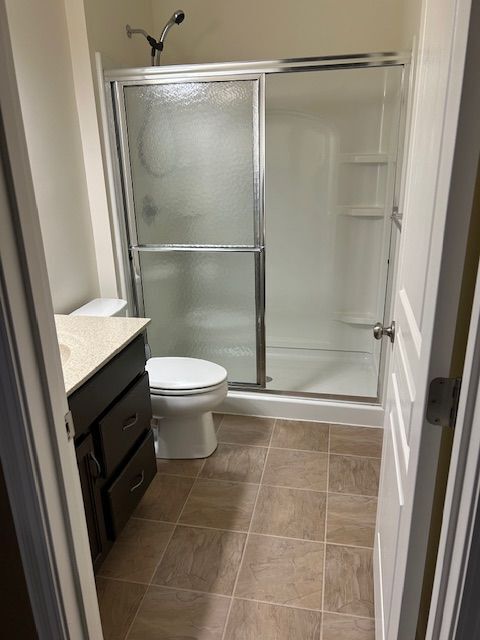 Building Photo - Massive, Newer 4 Bedroom Home in Pool Comm...