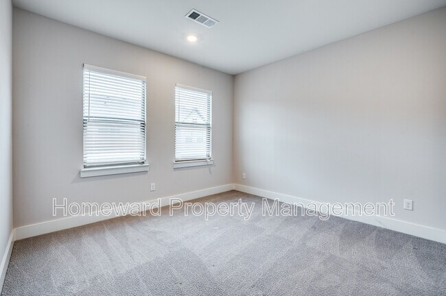 Building Photo - 2624 La Cumbre Wy